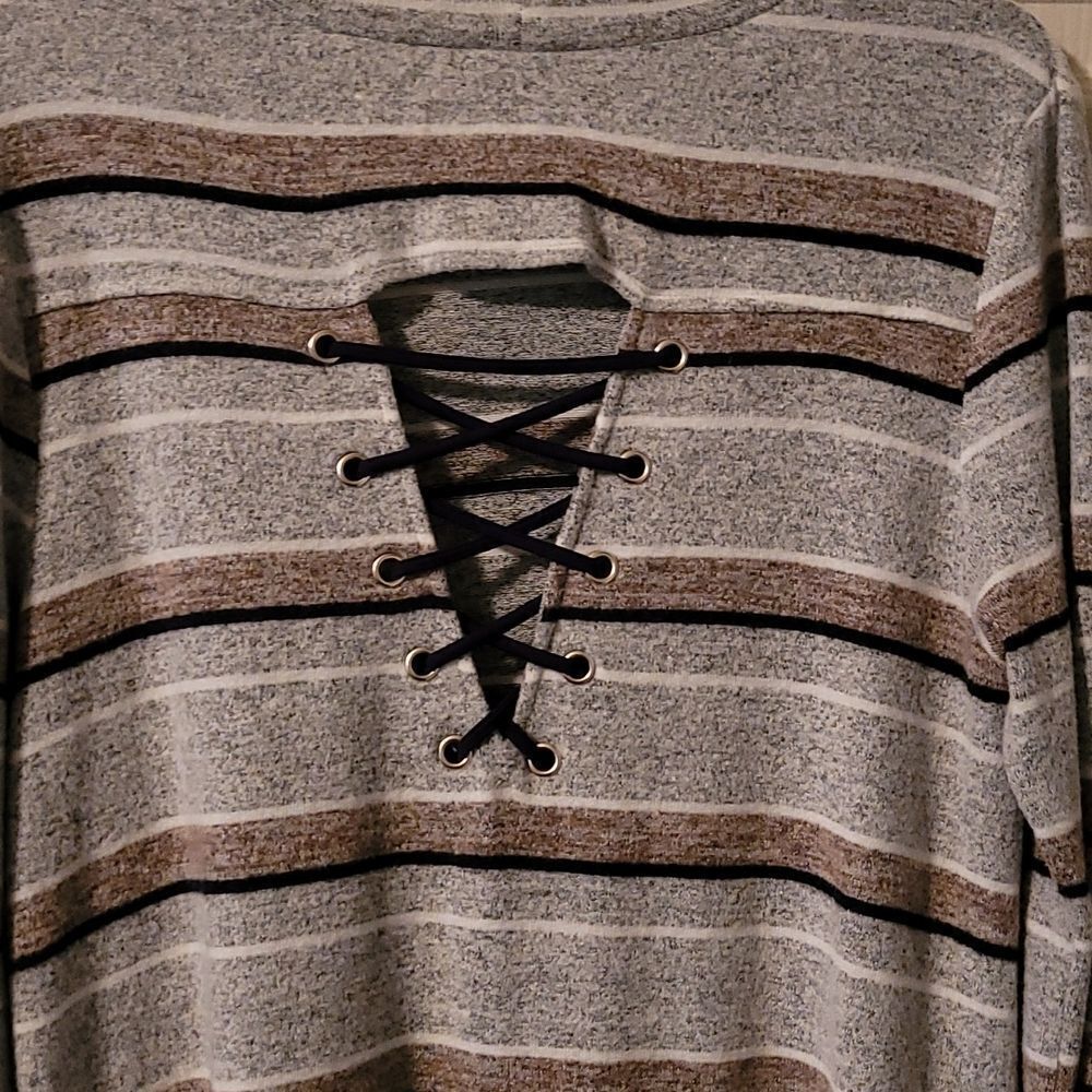 NWOT Hem & Thread Tunic/Sweater - Picture 4 of 5